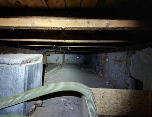 Zateplení stropu rodinného domu pomocí foukané izolace